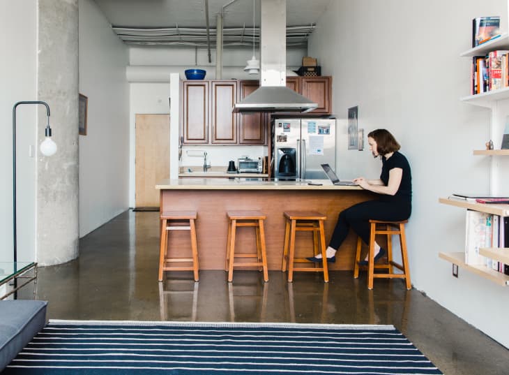 The Best Work From Home Pants, According to Apartment Therapy Editors